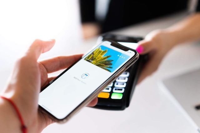 Оплата смартфоном с модулем NFC