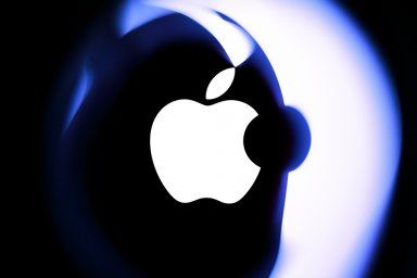 Стоимость акций Apple достигла исторического максимума